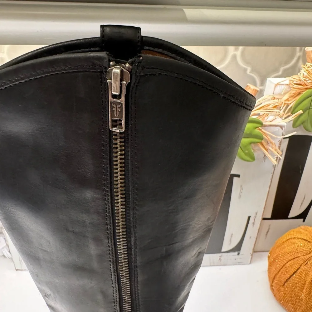 Frye Women’s Black Leather Riding Boots Classic Tall Zip size 7 1/2 - Picture 6 of 8